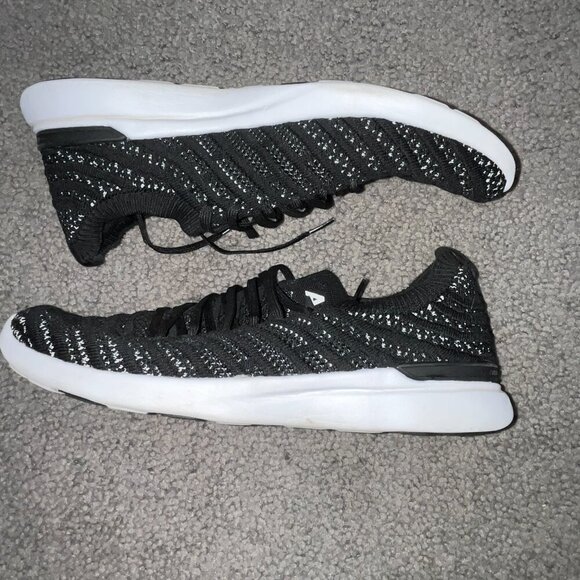 APL Athletic Propulsion Labs Women's Techloom Wave Runners Sz 10 Black White EUC - Picture 11 of 13